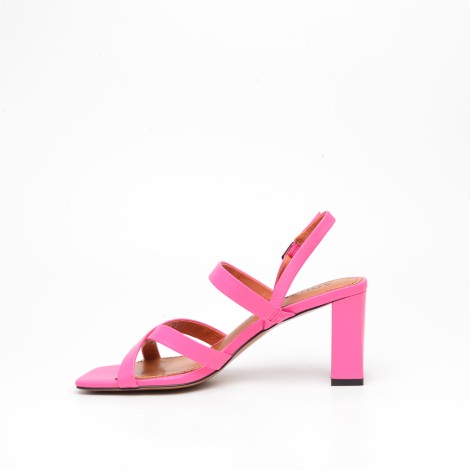 Sandalo in pelle fucsia