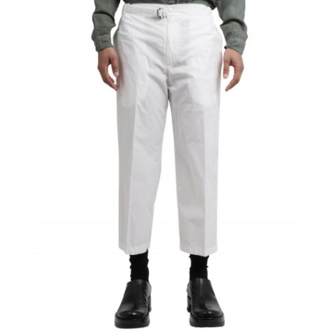 CostumeIn white Jeant trousers