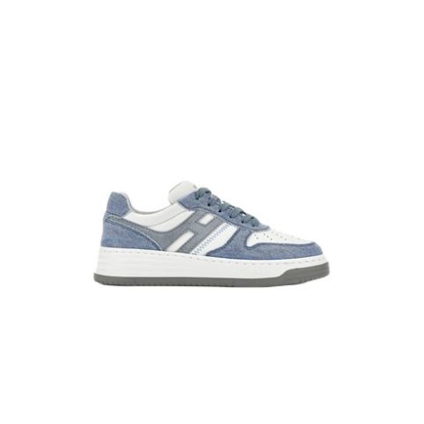 Sneakers Hogan H630 donna, made in ItalyTomaia in pelle liscia e H laterale in nabukInfilature all over, Fussbett in memory foam 9 mmSuola in gomma , altezza totale 4 cmCustodia in tessuto inclusaInclude un paio di lacci aggiuntivi 