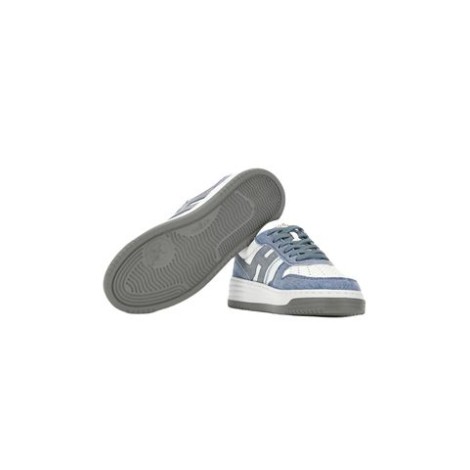 Sneakers Hogan H630 donna, made in ItalyTomaia in pelle liscia e H laterale in nabukInfilature all over, Fussbett in memory foam 9 mmSuola in gomma , altezza totale 4 cmCustodia in tessuto inclusaInclude un paio di lacci aggiuntivi 